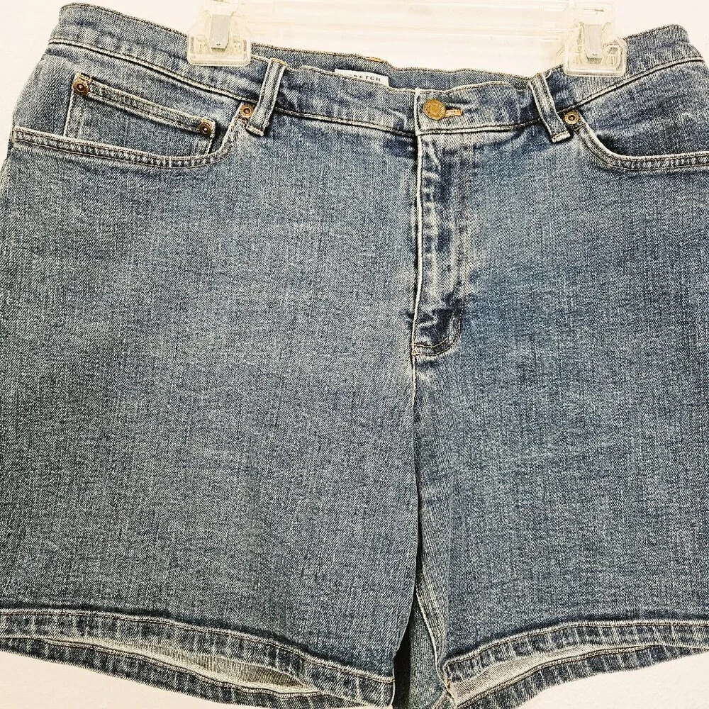 Jones Women's Sport Plus Size Mid Rise Stretch Blue Denim Shorts Size 16